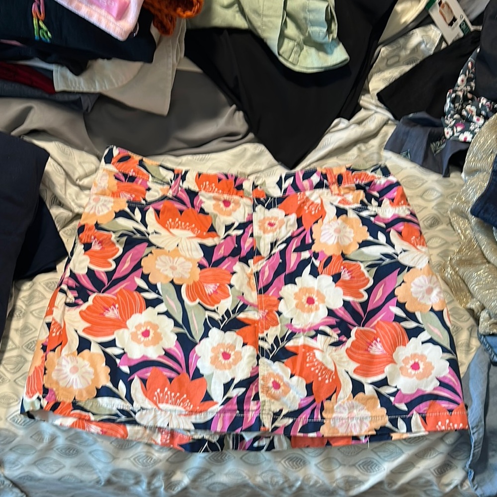 Arizona Jean Company Floral Skort in Orange and Pink floral print.